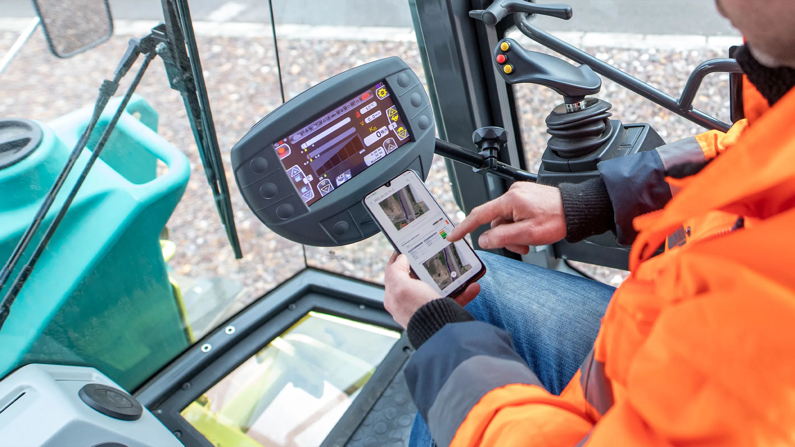 M205_Hero_Image_Technology_ADS_01_2560x1440px.webp