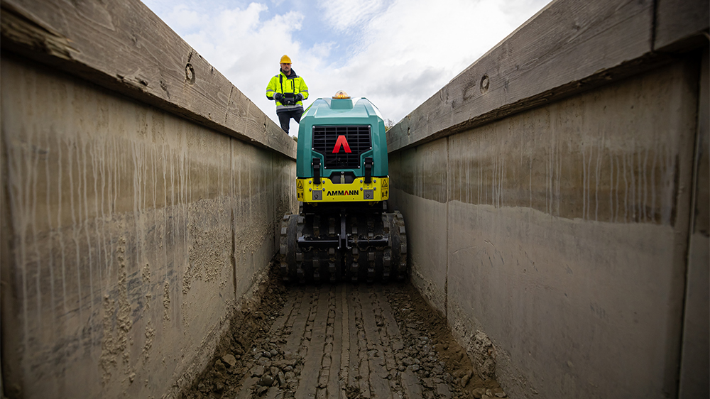 04_ARR_1585-2_narrowest_trench_roller.jpg